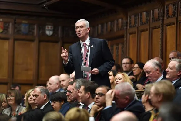 El laborista Lindsay Hoyle, reelegido como presidente de la Cámara de los Comunes en Reino Unido