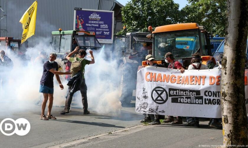 French police, protesters clash over La Rochelle reservoirs