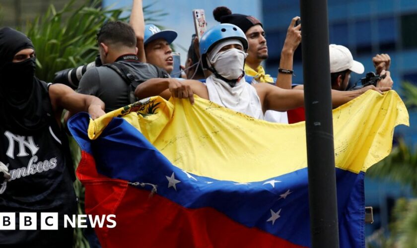 Fresh protests in Venezuela as anger grows at disputed election result