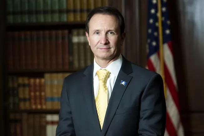 Jeff Landry, líder del bastión de la causa ultraconservadora en EEUU