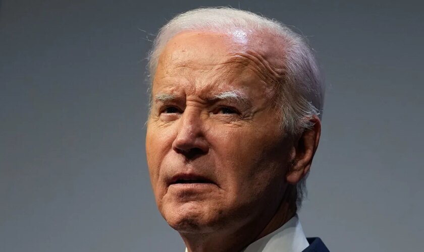 Joe Biden da positivo en Covid y dice que sólo renunciaría si los médicos le dijeran que tiene una enfermedad incapacitante