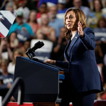 Kamala Harris sale al ataque: «Es una elección entre libertad y caos»