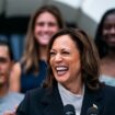 Kamala Harris’s powerful laughter in the face of weirdness