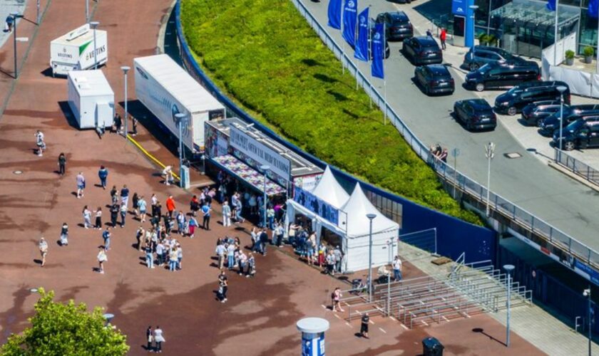 Vor dem Konzert in Gelsenkirchen nimmt die Polizei einen Stalker fest. Foto: Christoph Reichwein/dpa