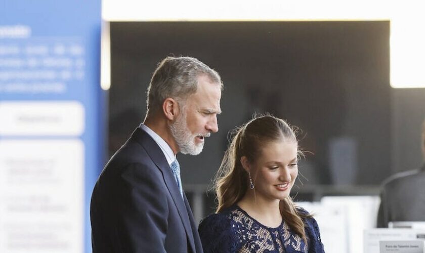 La Princesa Leonor deslumbra con un vestido de encaje en los Premios Princesa de Girona 2024