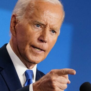 Lapsus de Joe Biden : la liste des démocrates qui demandent au président sortant de se retirer s’allonge