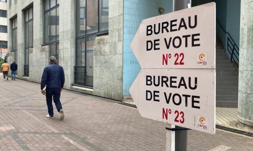 Législatives dans le Val-d’Oise : avec 49,83 %, la participation en légère baisse à 17 heures