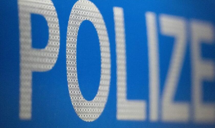 Nach einem abgelehnten Heiratsantrag hat ein 43 in Rosenheim randaliert.(Symbolbild) Foto: Marijan Murat/dpa