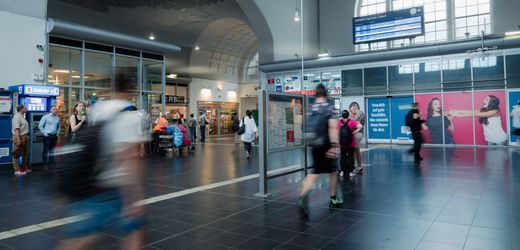 Mönchengladbach: Mann greift Polizist mit Hammer an