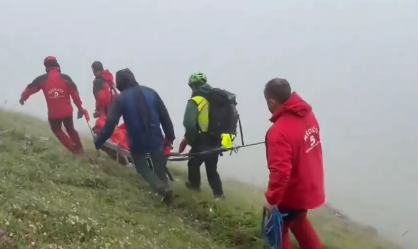 Muere un corredor madrileño al caer desde unos cien metros en una prueba de montaña en Asturias