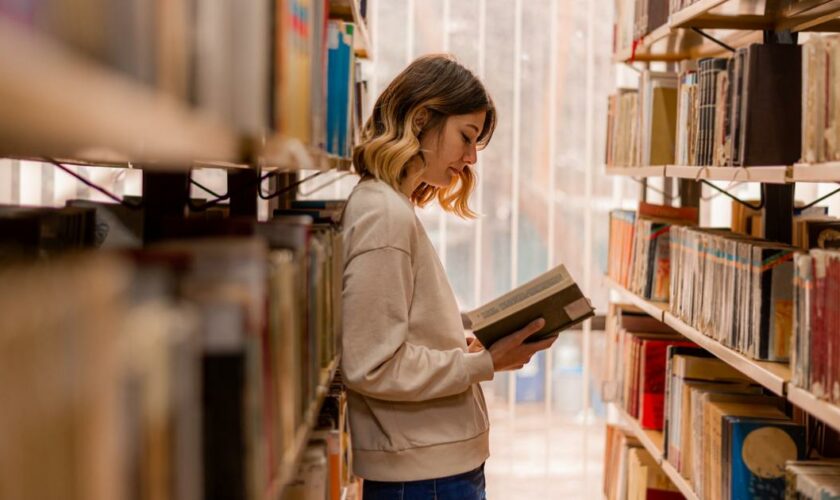 Notre sélection de livres de poche à emporter en vacances cet été