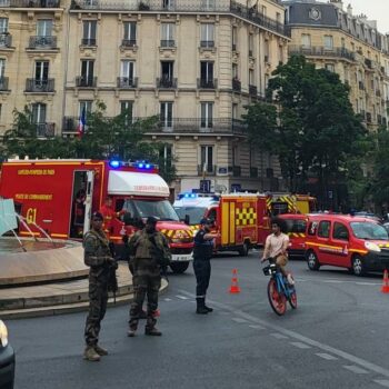 Paris : l’automobiliste ivre qui a foncé sur une terrasse interpellé et placé en garde à vue