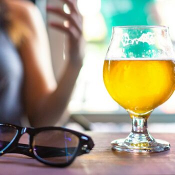 Pourquoi ne faut-il surtout pas laisser sa bière au soleil?