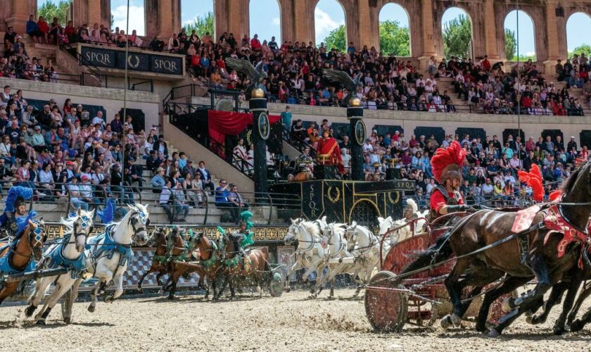 Puy du Fou: dans les coulisses du meilleur parc d'attractions du monde