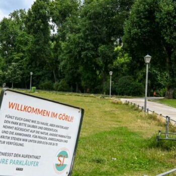 Die Wege durch den Görlitzer Park werden von vielen Anwohnern genutzt. (Archivbild) Foto: Jens Kalaene/dpa