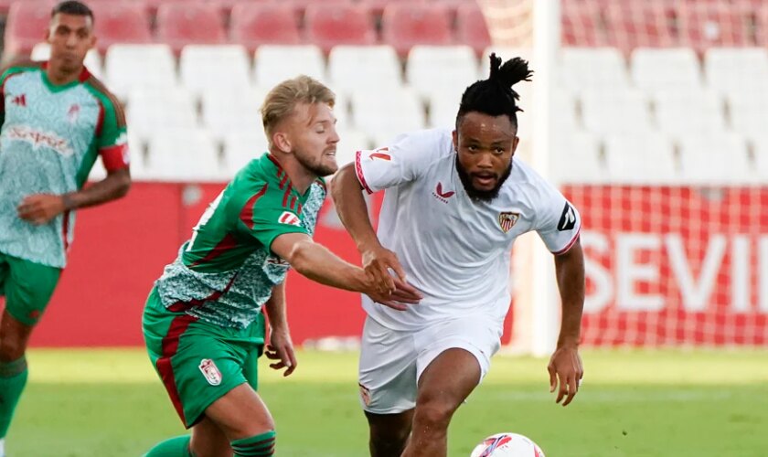 Sevilla FC - Granada CF (2-0): Con dos puñales por banda