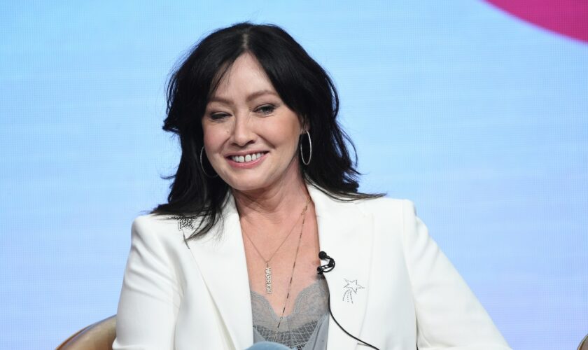 Shannen Doherty, a star of ‘90210’ and ‘Charmed,’ dies at 53