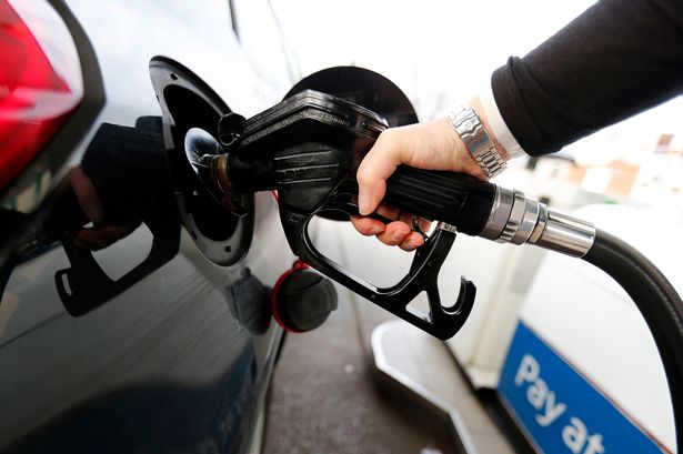 'Simple tip' can save £120 on fuel costs as drivers 'still paying too much'