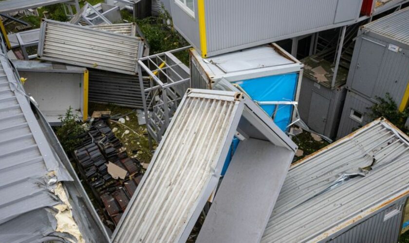 Das Unwetter hatte am Freitag starke Schäden angerichtet. Foto: Guido Kirchner/dpa