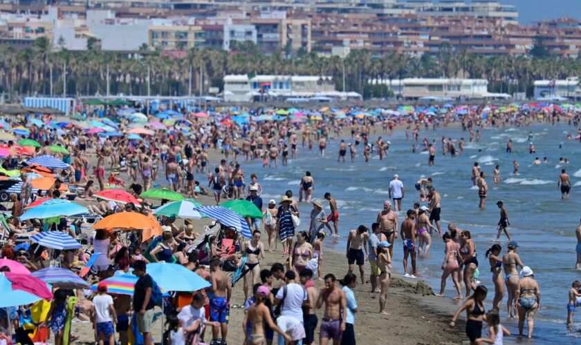 Vacances : l’Espagne devrait connaître un nouvel été record, alors que la colère gronde chez les habitants