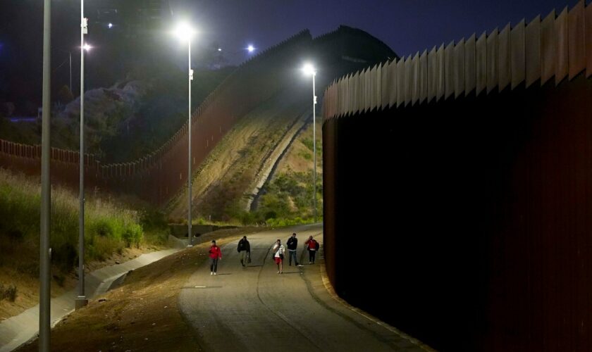 White House touts drop in border crossings to counter GOP crime focus