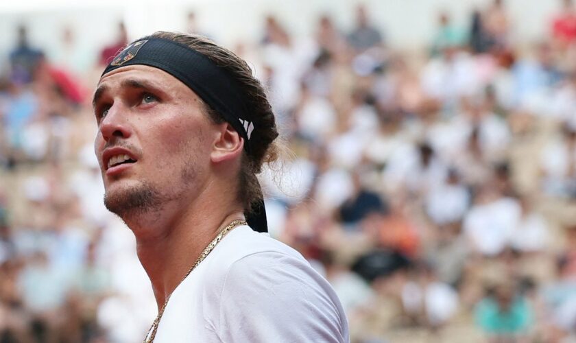 Olympische Spiele in Paris : Tennis-Star Alexander Zverev scheidet im Viertelfinale aus