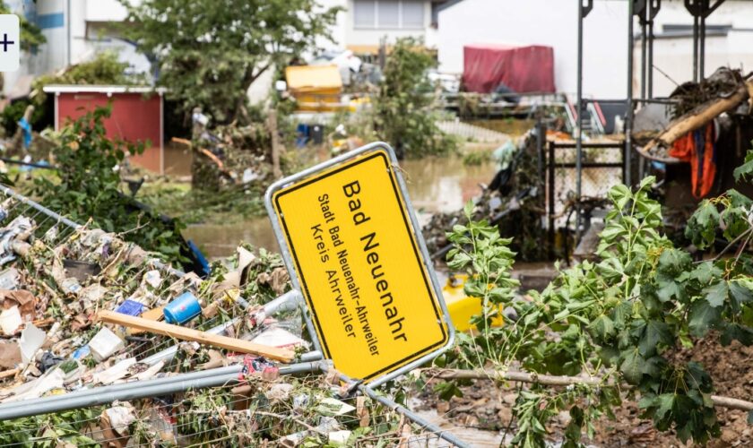 Landesregierung bescheinigt sich „angemessenes“ Vorgehen bei Ahrtal-Katastrophe