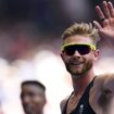 Josh Kerr stays cool over Jakob Ingebrigtsen jibe and cruises into 1500 semis