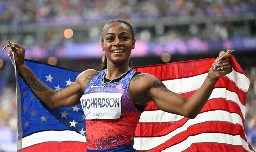 Favorite Sha’Carri Richardson takes silver in women’s 100m final at her first Olympics