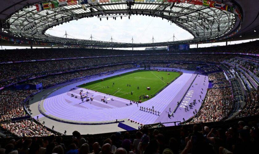 JO de Paris : pour l’athlétisme au Stade de France, c’est Denis Brogniart qui joue les speakers