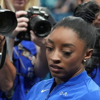 Simone Biles slips off balance beam, fails to make podium in Paris Olympics event