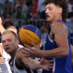 JO 2024 - basket 3x3 : la France surclasse la Lettonie en demi-finale et s'assure d'une médaille