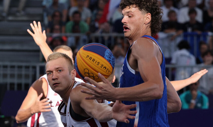 JO 2024 - basket 3x3 : la France surclasse la Lettonie en demi-finale et s'assure d'une médaille