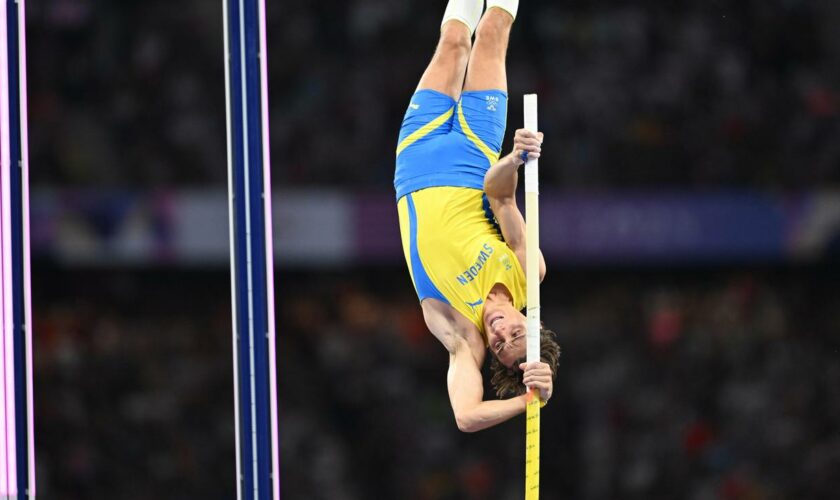 Olympische Spiele: Armand Duplantis gelingt Weltrekord im Stabhochsprung