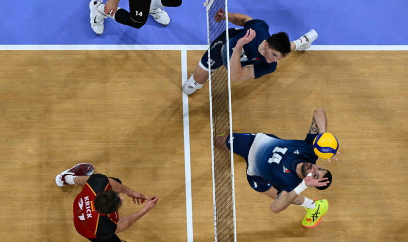 Volley aux JO de Paris 2024 : les Bleus arrachent la victoire sur un filet