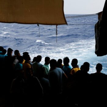 Mittelmeerroute: Kreuzfahrtschiff rettet knapp 80 Geflüchtete aus dem Mittelmeer