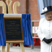 Elizabeth II, la diplomatie du sac à main