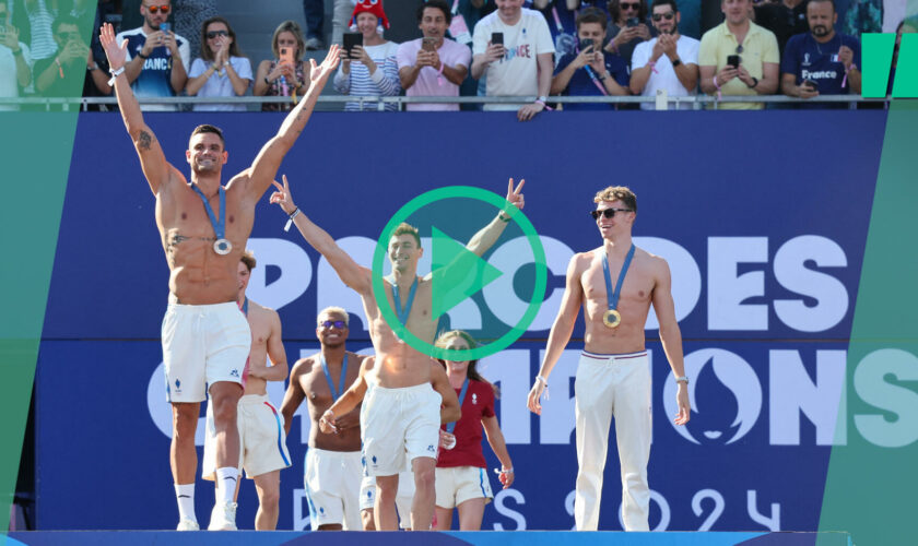 Léon Marchand et Florent Manaudou font le show (torse nu) au Parc des champions des JO de Paris 2024