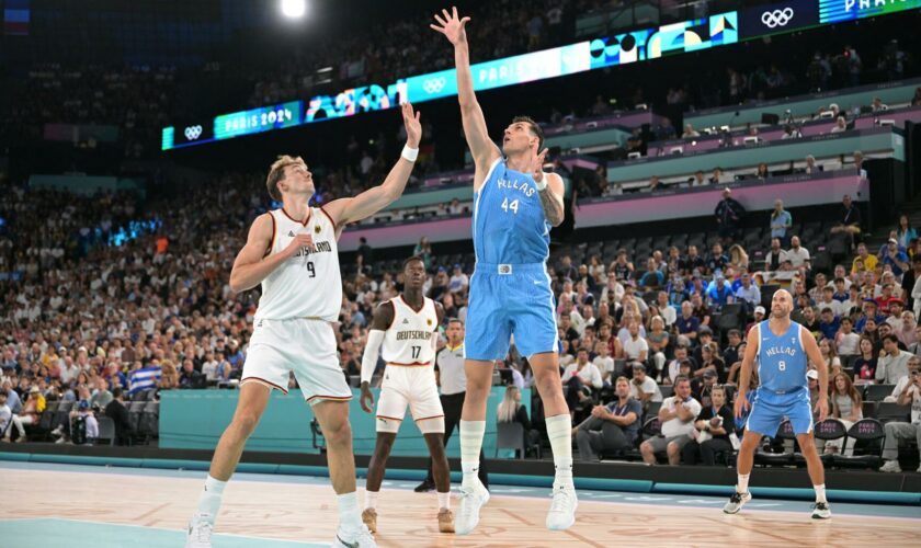 JO de Paris : l’Arena Bercy est passée de la gym au basket après une transformation éclair impressionnante