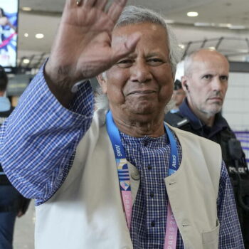 Bangladesh : Muhammad Yunus a quitté Paris ce mercredi pour aller diriger son pays