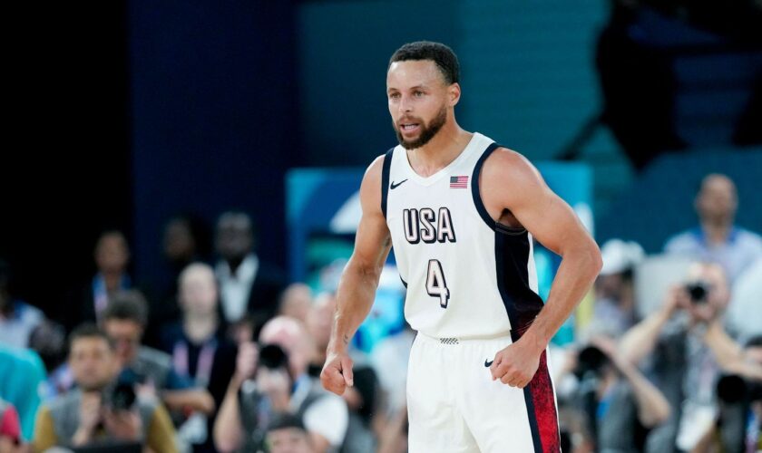 JO 2024 – Basket : Dans la sauce, la Team USA s’en sort de justesse grâce à un Curry en feu