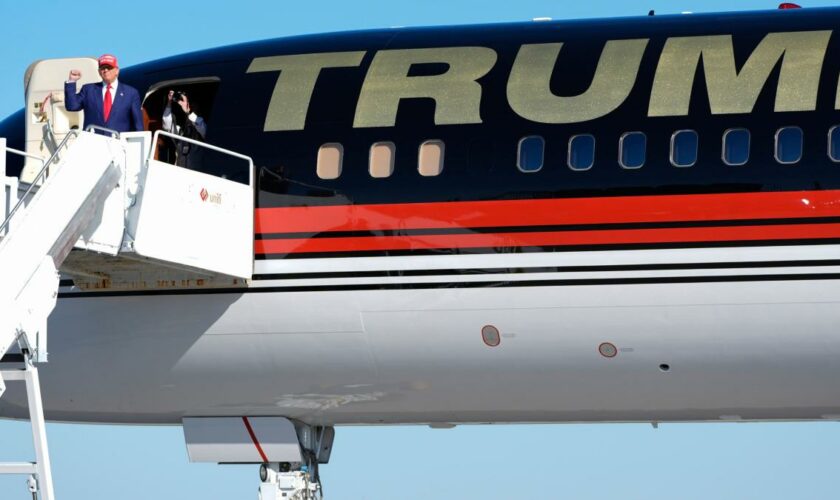 Donald Trumps Flugzeug vor Auftritt umgeleitet