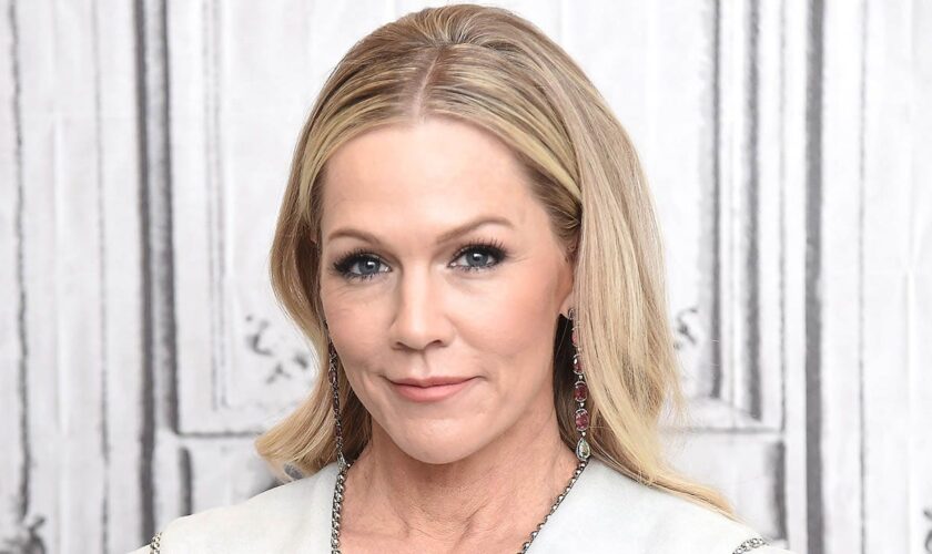 'Beverly Hills, 90210' star Jennie Garth says menopause is a 'minefield': 'My body is fighting against me'