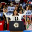 Liveblog zur US-Wahl 2024: Harris in drei Swing States vor Trump