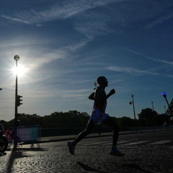 EN DIRECT - JO de Paris 2024 : après le marathon masculin et le marathon pour tous, place aux femmes entre Paris et Versailles