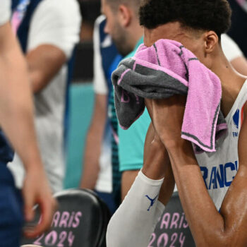 JO de Paris 2024 : les larmes de Wembanyama après la défaite des Bleus à la finale de basket