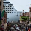 Le paquebot de croisière géant MSC Magnifica traverse Venise le 9 juin 2019