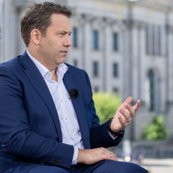 ARD-Sommerinterview: Lars Klingbeil erwartet Einigung im Haushaltsstreit kommende Woche