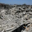 Palestinian houses destroyed during the Israeli military offensive lie in ruins, amid Israel-Hamas conflict, in Khan Younis in the southern Gaza Strip July 10, 2024. REUTERS/Hatem Khaled