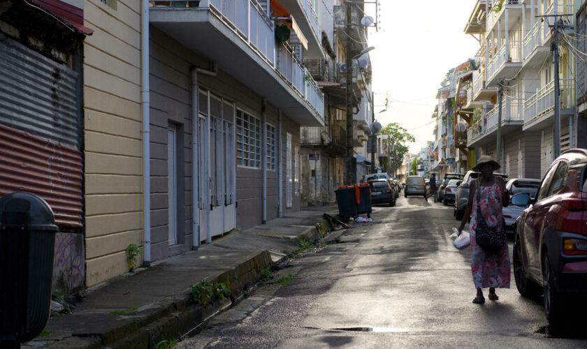 Tempête Ernesto : la Guadeloupe en vigilance rouge aux orages et fortes pluies, voici ce que cela implique